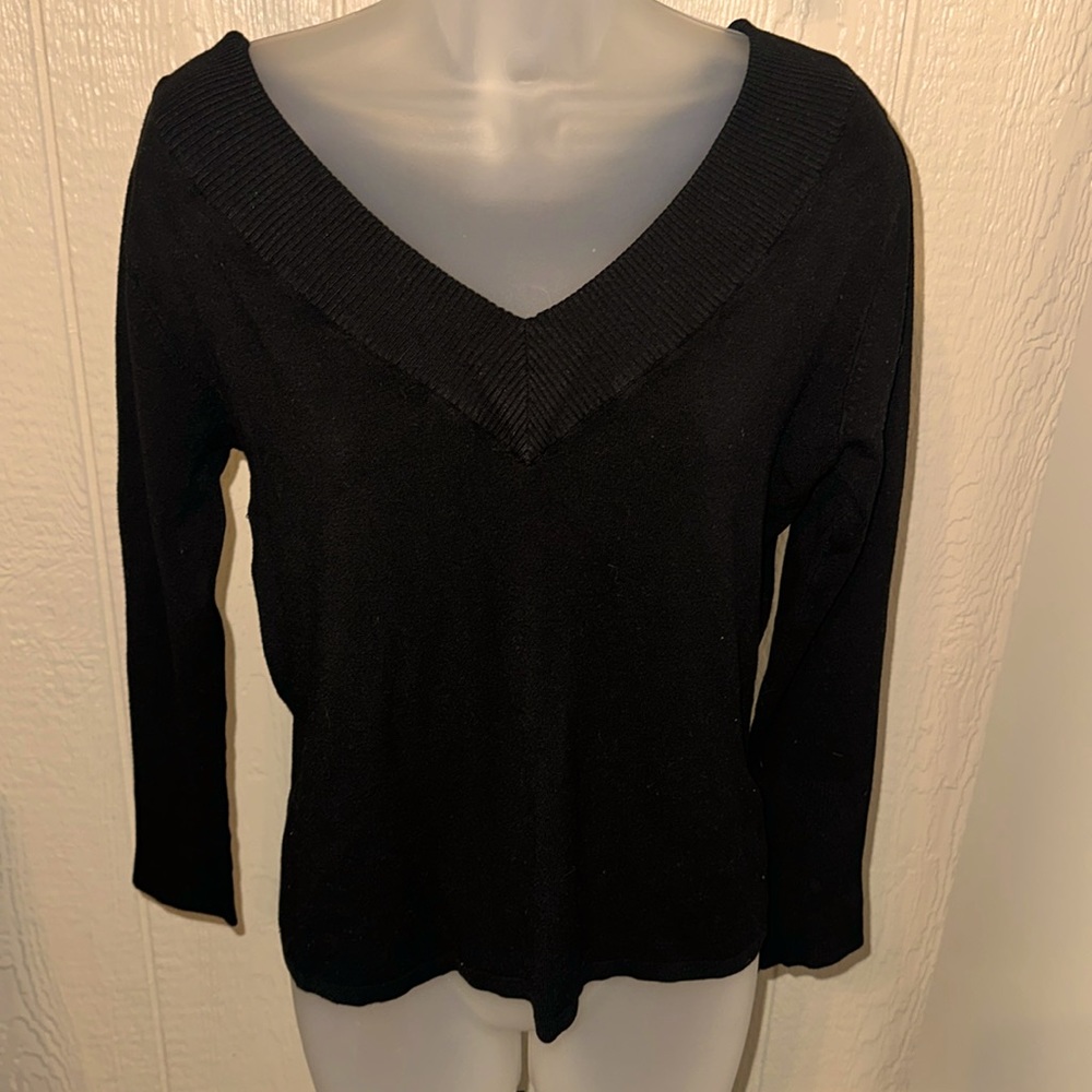 V neck sweater top